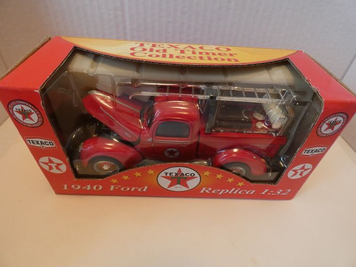 Texaco Old Timer Collection 1940 Fire Chief New In Box