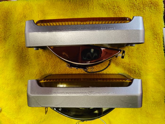Pair of yellow ford fog lights sierra,scorpio,escort.
