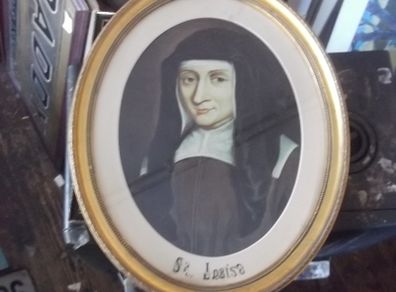 frame oval picture of st louise