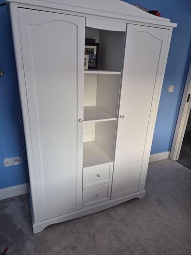 white wardrobe