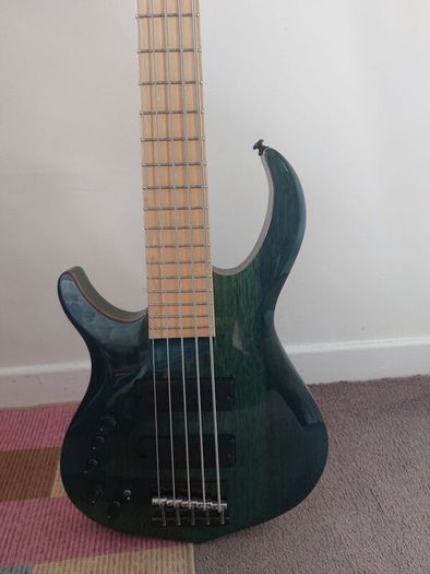 Sire Marcus Miller M2 5 string left handed bass