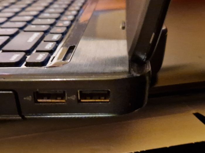 DELL Inspiron N4050 Intel Core i5-2450M 2.5GHz 4GB Ram  300GB HDD, windows 10 Home, Microsoft Edge, Chrome
