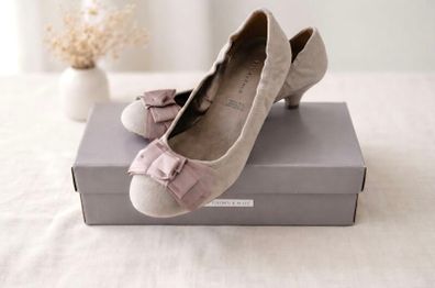 5th Avenue Beige Suede Low Heel s. 4/37