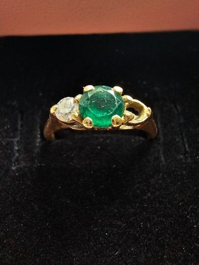 18ct Gold Emerald And Diamond Ring