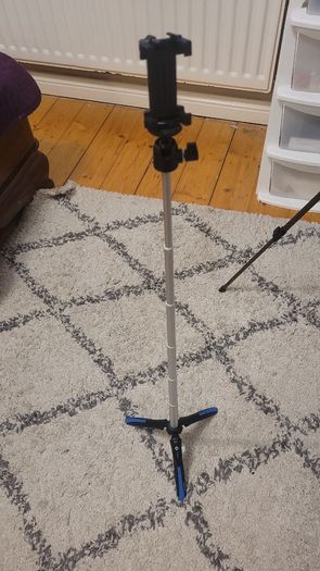 Benro BK15 Mini Tripod / Selfie Stick 25euro