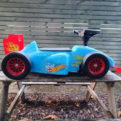 Hot wheels ride on
