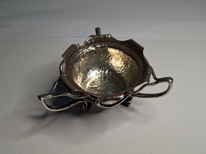 Sterling Silver three handled Irish design hammered finish bowl 1902