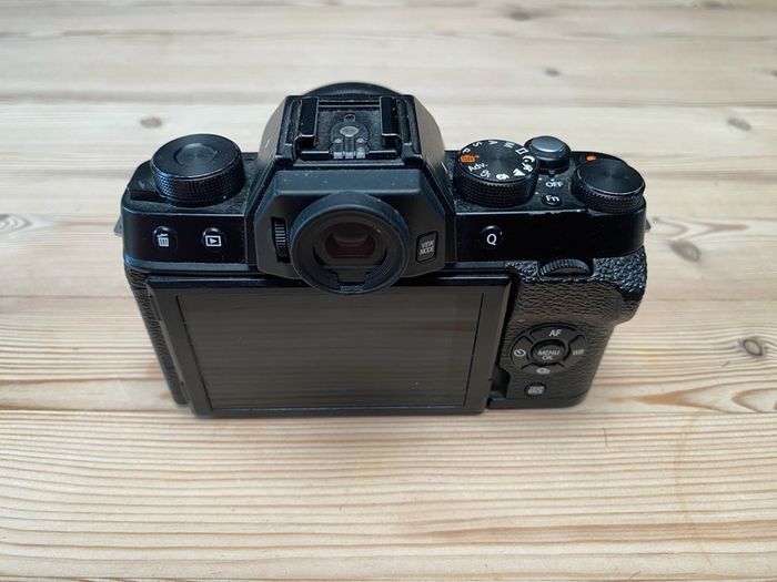 Fujifilm XT100 with Fuji 15-45mm zoom lens