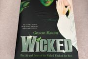Wicked by Gregory Maquire book