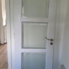 Solid Shaker doors with frosted glass x3