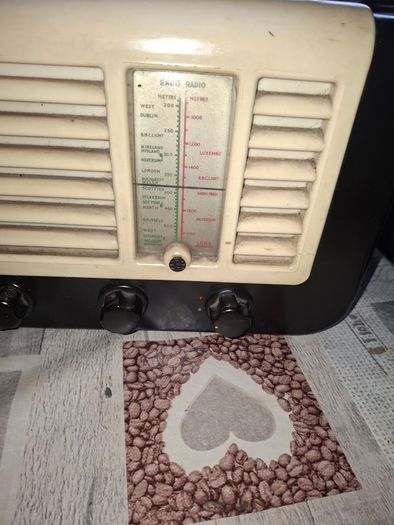 Antique Bakelite Radios, PRICE IS FOR 1 ONLY. Postage Available or Collection
