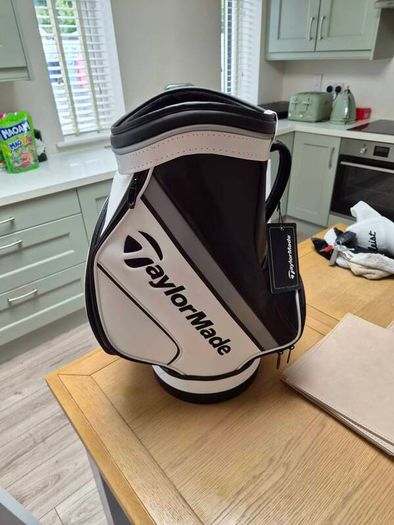 TaylorMade Den Caddie