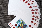 100% plastic playing cards