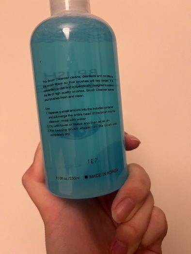 makeup brush cleanser