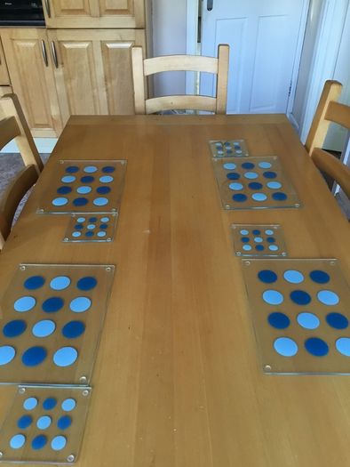 Glass Placemats and Coasters. 4 people