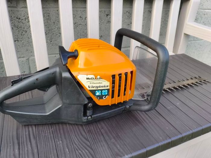 Hedge Trimmer - McCulloch Virginia MH524P