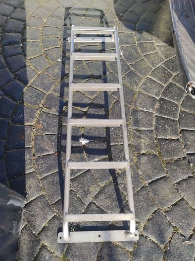 Van/campervan rear door ladder