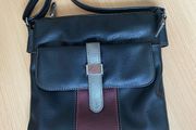 Beautiful ladies shoulder crossbody handbag with adjustable shoulder strap