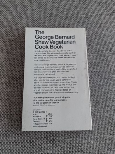 The George Bernard Shaw Vegetarian Cook Book 1974 in good used condition FREE STANDARD POSTAGE INCLUDED