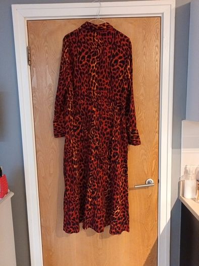 Primark  Animal  Print  Dress With Self Tie Belt At The Back.   Size 12.  New.