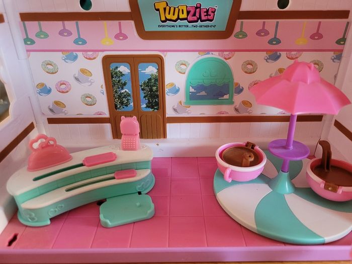 Twozies Cafe Playset