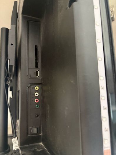 walker 32 inch saorview tv