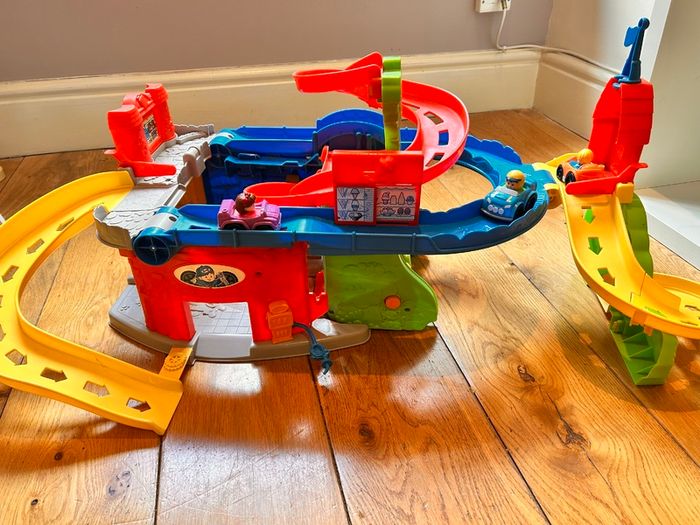 Kids toy garage