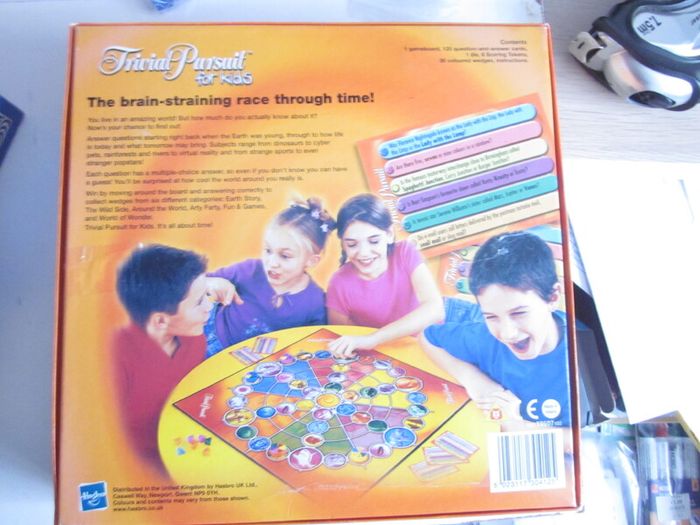 Trivial Pursuit for Kids Board Game  2001