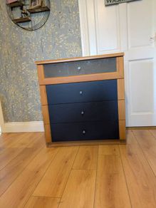 chest of drawers