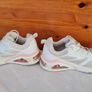 skechers  tres air uno Size 6 eu 49 white/pink in good condition Image 4