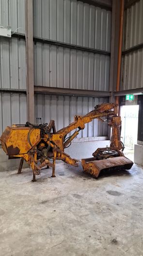 Bomford 2050 hedge cutter