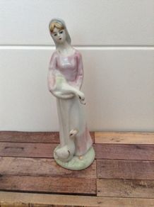 Statue of girl with geese