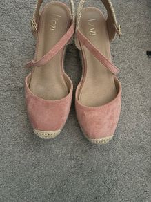 Pink wedges size 6