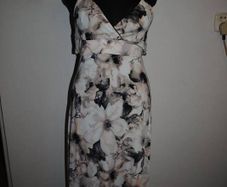 BNWT Qued London maxi floral dress lower, open back halterneck dress size UK12 EUR40 Postage included