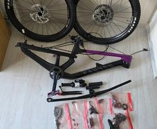 2024 canyon spectral cf7-sizd medium-carbon enduro bike