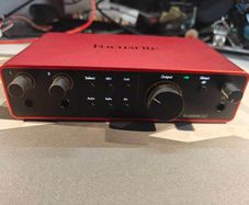 Focusrite Scarlett 2i2 4th Gen USB Audio Interface