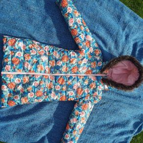 Puffa flowers jacket girls size 8-9 years