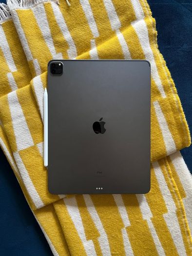 iPad Pro 12.9" 5th Gen 256GB Space Grey with Apple Pencil 2nd Gen