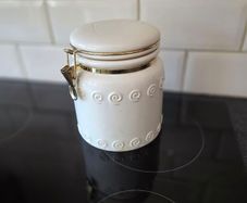biscuit jar