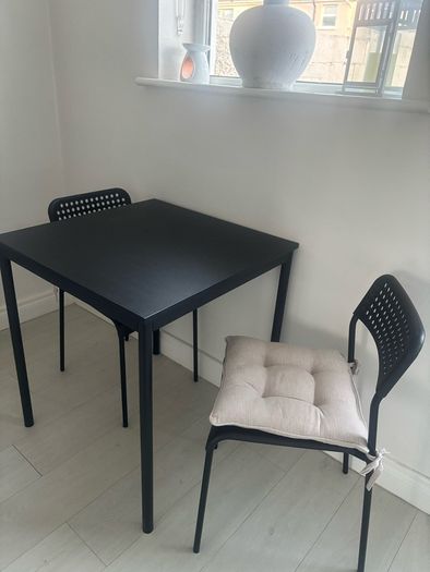 Black table small