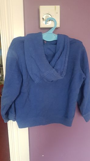 4-5 years old hoodies .7 e each