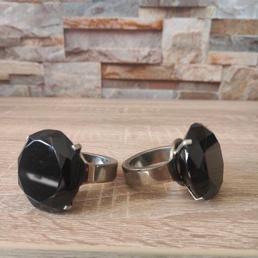 Romantic Props Decoration Two Large Black Diamonds rings