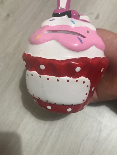 Brand new cupcake money bank