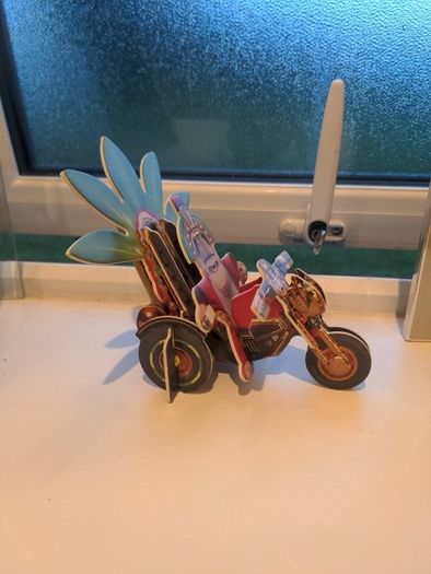 Mc Donald's cardboard toy