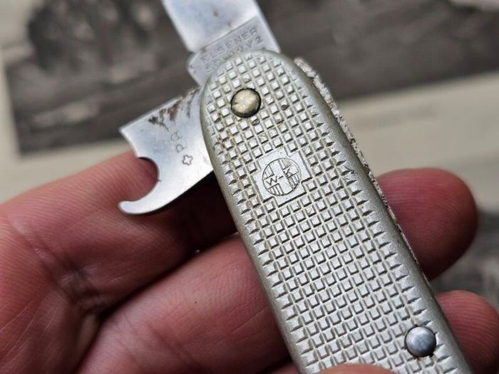 Vintage Elsener Schwyz Victoria 69 Original Swiss Army Issued Soldier Knife Discontinued Collectable Militaria