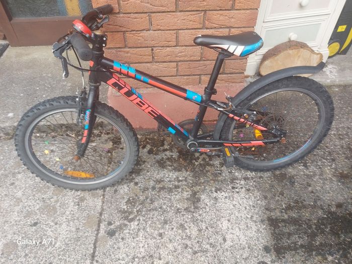 CUBE Kids  Bicycle in excellent condition