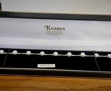 Original white gold and pearl bracelet