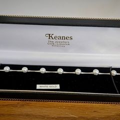 Original white gold and pearl bracelet