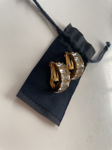 Beautiful Crystal and Goldtone Vintage Clip on Earrings
