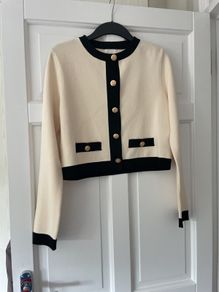 ladies cardigan Chanel vibe size M